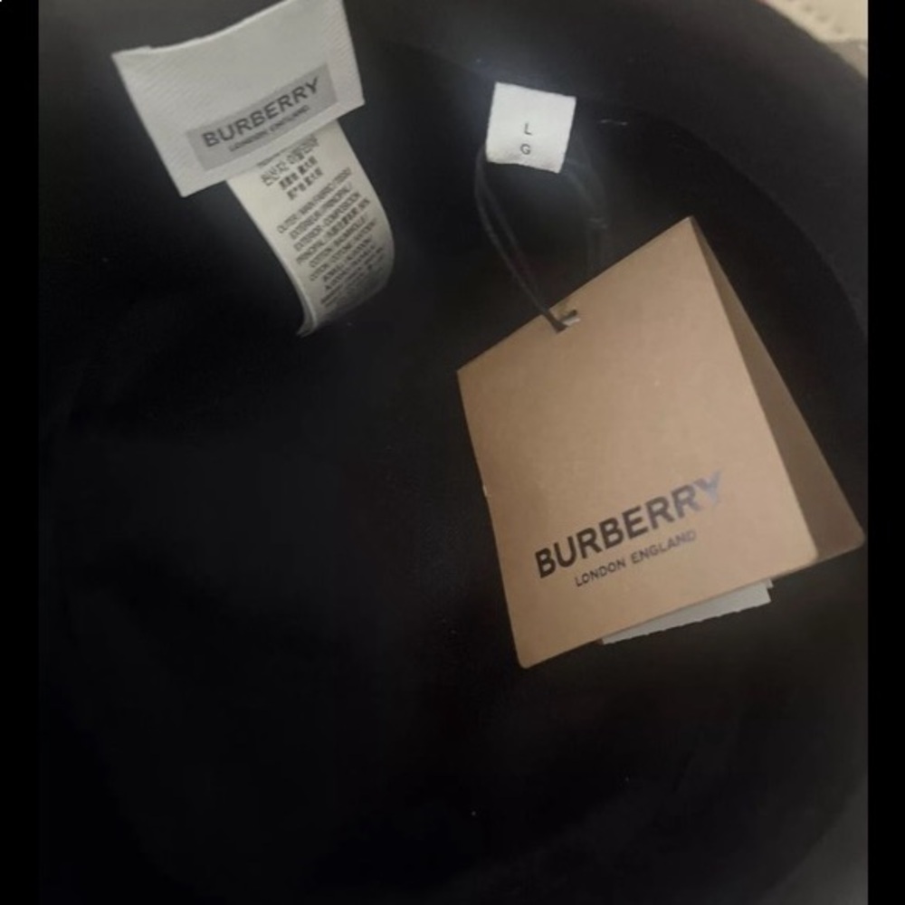 Burberry Bucket Hat NWT - Picture 2 of 4